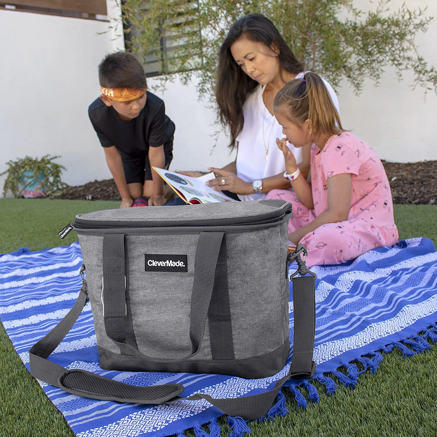CleverMade Collapsible Cooler Bag with Shoulder Strap: Insulated Leakproof 30 Can Portable Soft Beverage Tote with Bottle Opener for Camping, Lunch, Beach, Picnic; Grey/Blue, 20L