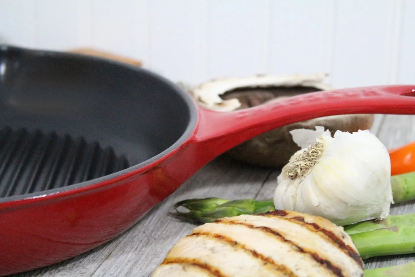 French Round Enameled Cast Iron Grill Pan, 10-Inch, Red