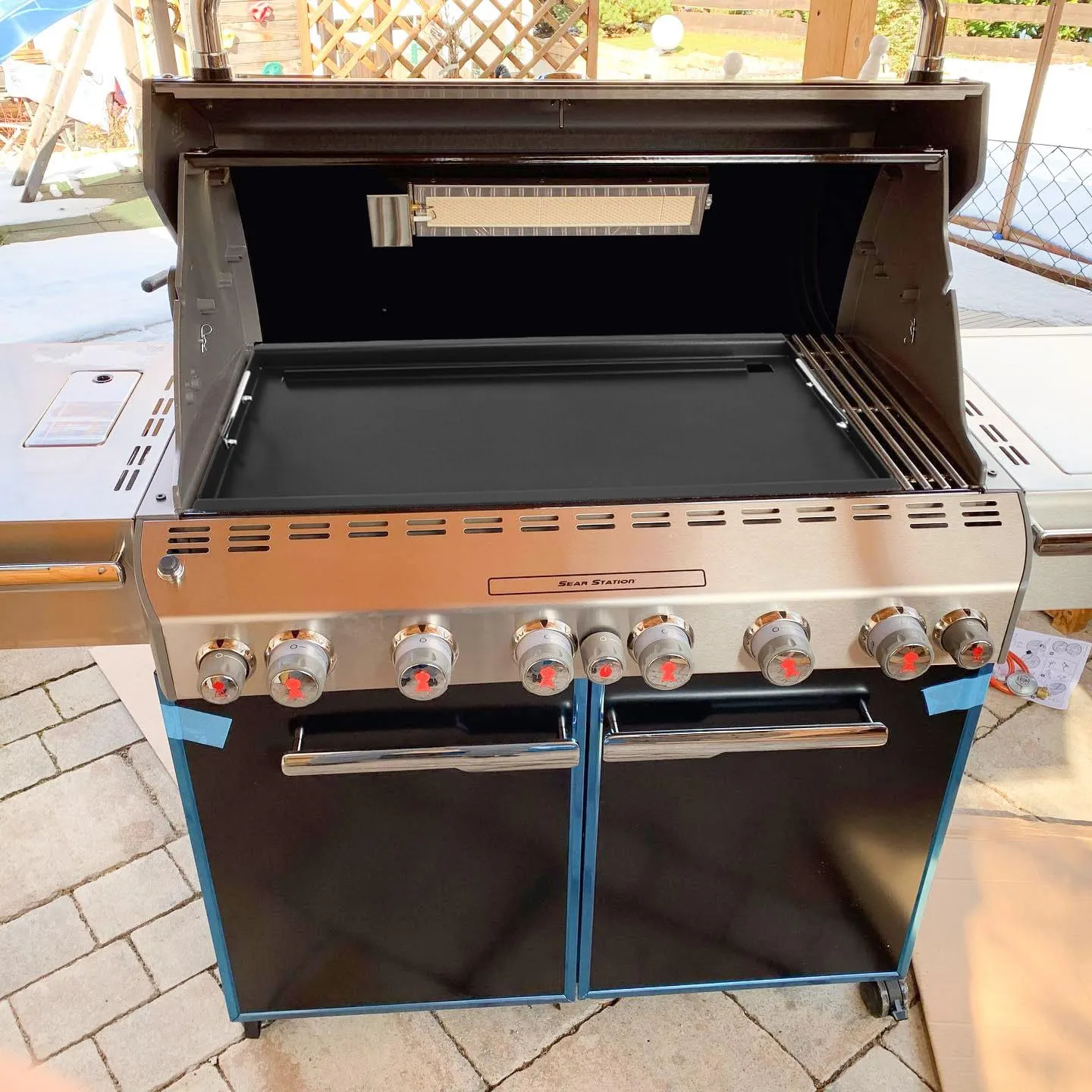 Full Size Griddle for Weber Summit 600 Series, Flat Top Griddle for Summit E/S 640/650/660/670 Gas Grills with a Smoker Box, Replacement Parts for Weber 67552