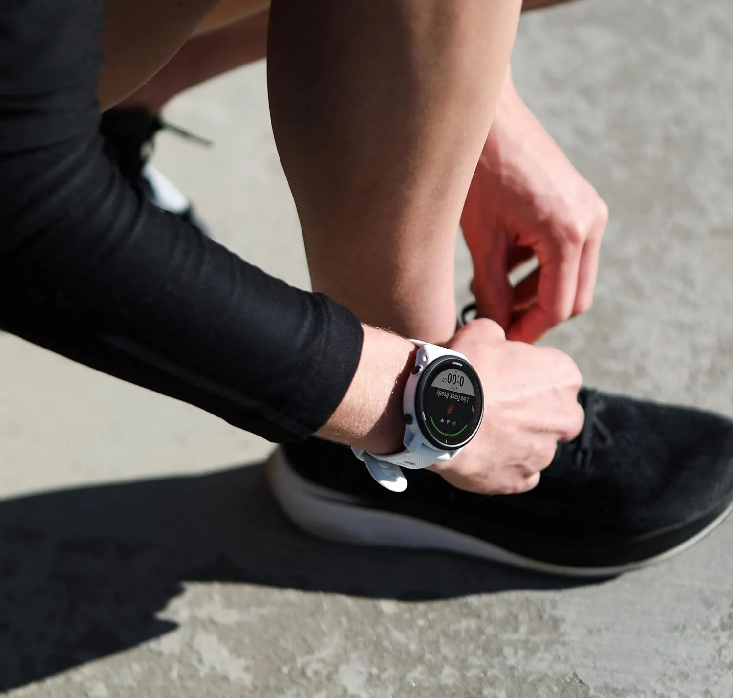 Garmin Forerunner 945 LTE, Premium GPS Running/Triathlon Smartwatch with LTE Connectivity, Whitestone