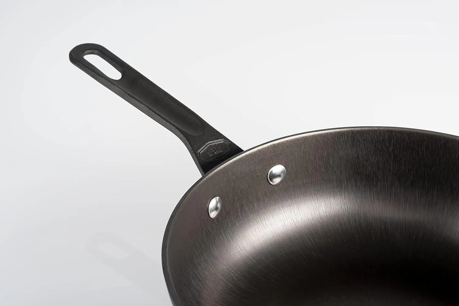 GSI Outdoors Guidecast 10” Deep Frypan I Dual Handle & Self-Basting Dome Lid | Cast Iron, Lightweight, Gourmet Frying Pan, Camp Cookware