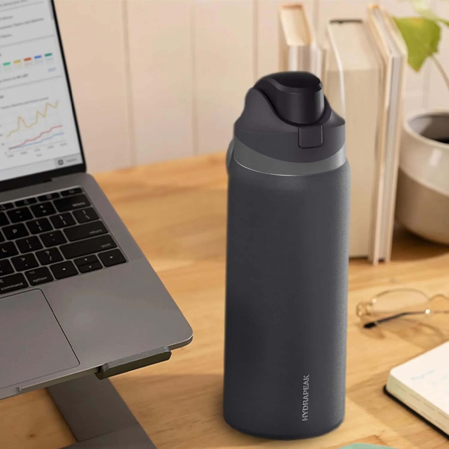 Hydrapeak Oasis 32 oz Water Bottle with Chug Lid, Stainless Steel Insulated Water Bottle For Men and Women, Sage Leaf