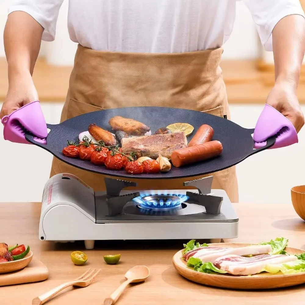 Non-stick Round Baking Pan, Korean Grill Pan for Indoor Cooking, Korean BBQ Grill Pan, for Home Kitchen Camping, With Heat-Resistant Gloves, Food Holder, Oil Brush (11in)