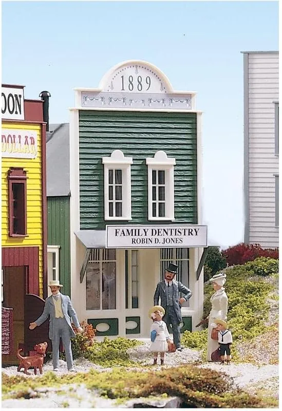 Piko 62217 G Scale Kit Dentist