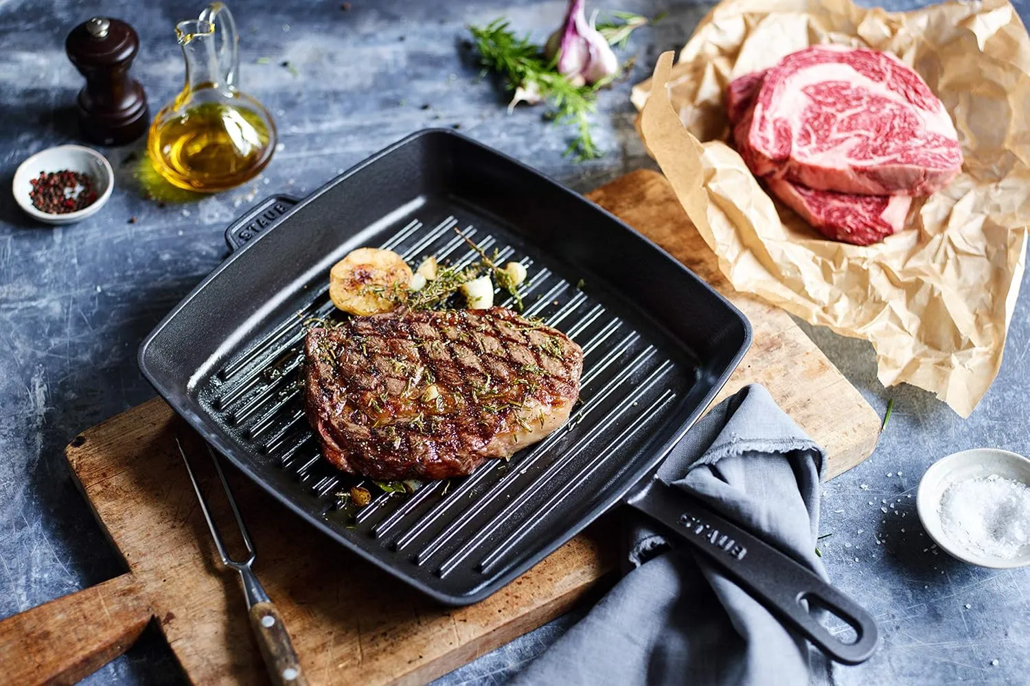 Staub American Grill Pan Cast Iron Suitable for Induction Cookers 26 cm Black