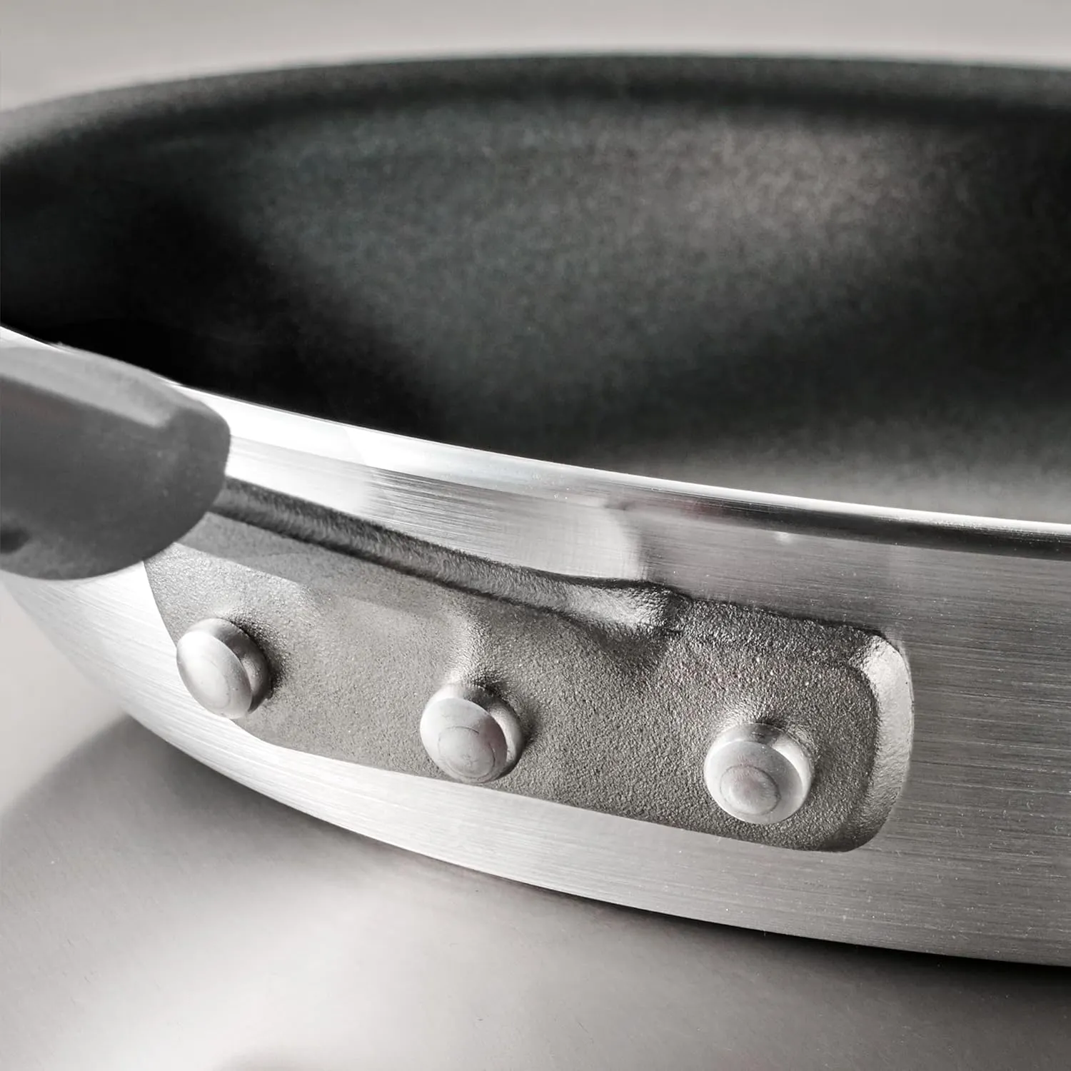 Tramontina Professional 8-Inch Non Stick Small Frying Pan, Heavy-Gauge Aluminum Skillet with Reinforced Nonstick Coating, Gray Handle, Dishwasher and Oven Safe