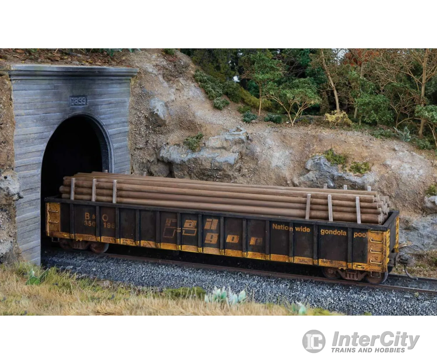Walthers Cornerstone 4174 Utility Poles Load -- Kit - Fits most 50' & larger gondolas - sold separately