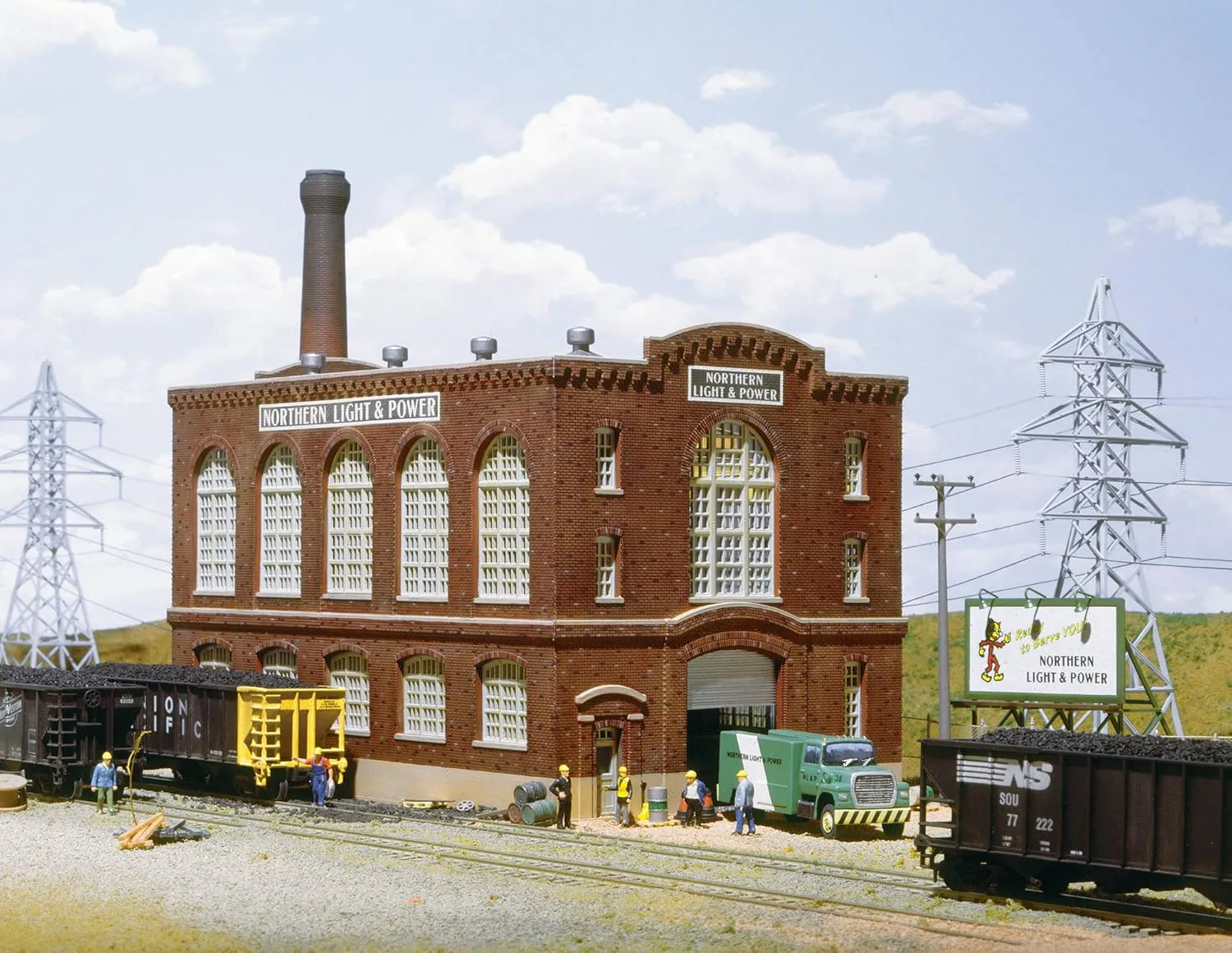 Walthers Cornerstone HO Scale Model Northern Light & Powerhouse Structure Kit, 8 (933-3021)